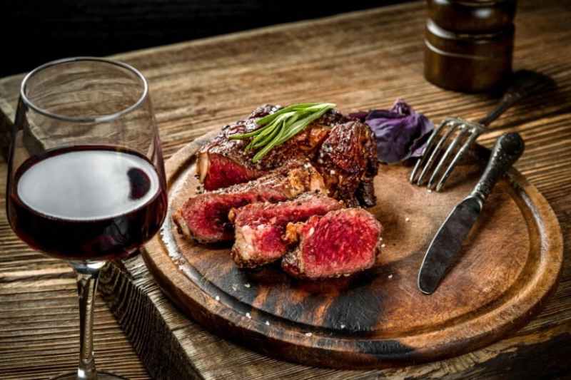 Rượu vang đỏ Bordeaux và Steak frites - Sự kết hợp tuyệt vời