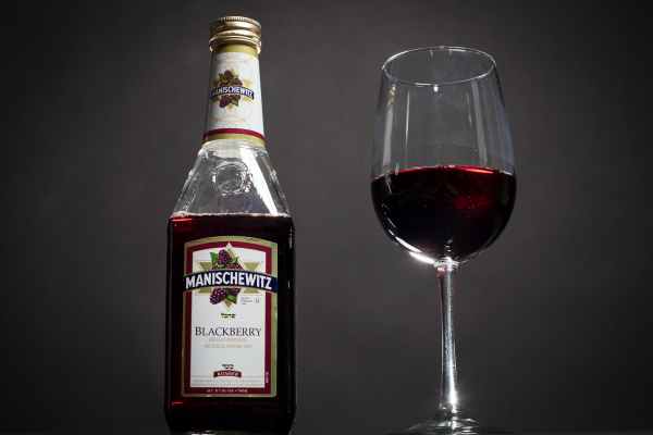 Manischewitz là thương hiệu sản xuất rượu Elderberry nổi tiếng nhất hiện nay