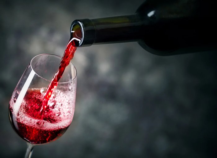 Giải đáp: Rượu vang hết hạn sử dụng có uống được không và những thông tin hữu ích bạn nên biết 